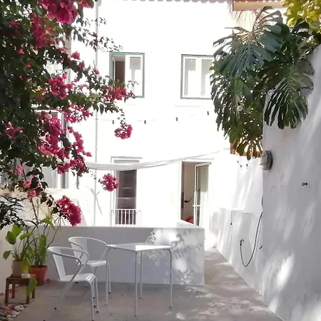 Casa Com Jardim Privado Appartamento Lisbona