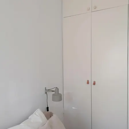 Casa Com Jardim Privado * Lisboa